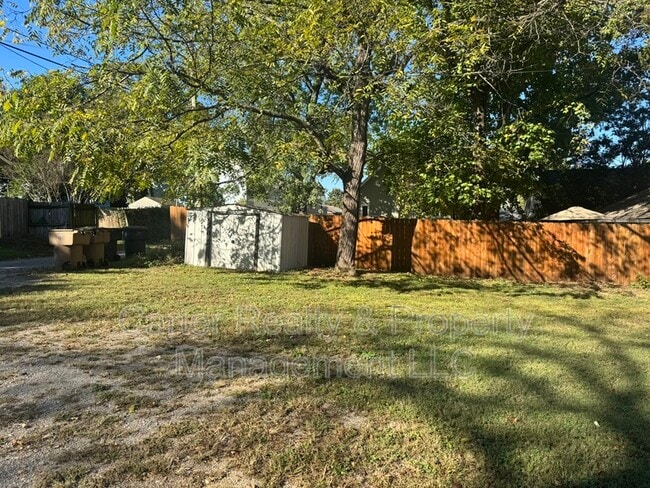 Building Photo - 1608 Forest Ave