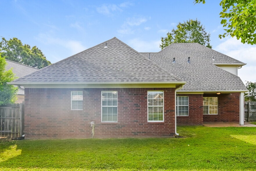 Building Photo - 9213 Gavin Dr