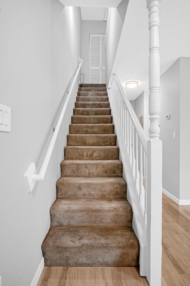 Building Photo - 165 Oddstad Dr