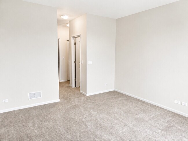 Building Photo - 2018 Shermer Rd