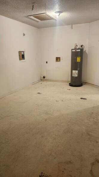 Building Photo - 7413 Mead Dr