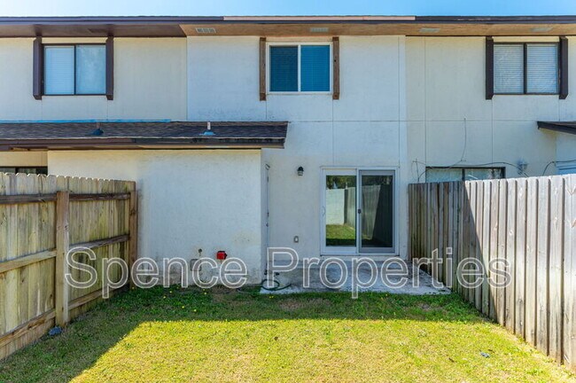 Building Photo - 710 Legion Dr