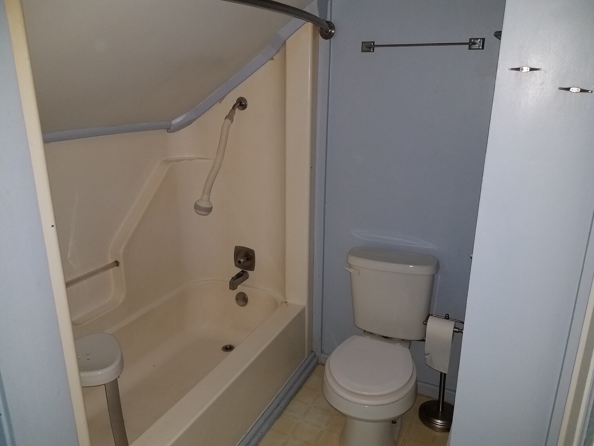 Building Photo - 411 W South St