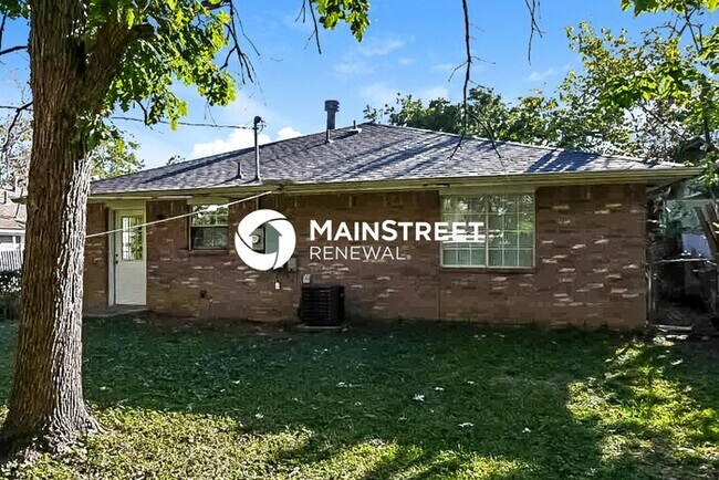 Building Photo - 3 Bedroom Pet-Friendly Home in Dallas, TX with Main Street Renewal