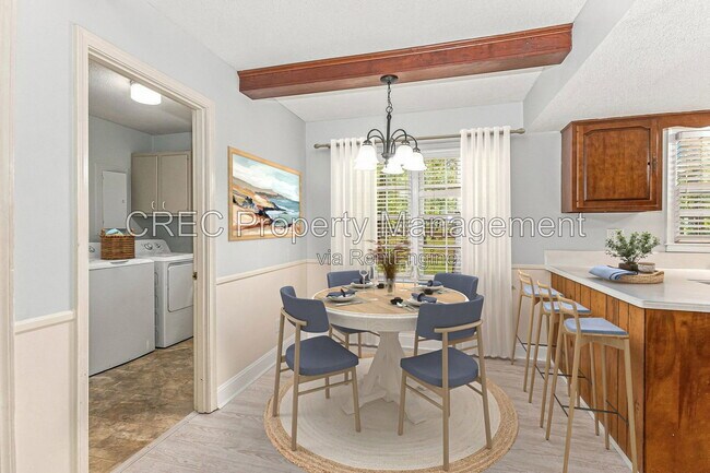 Building Photo - 321 Shaftesbury Ln