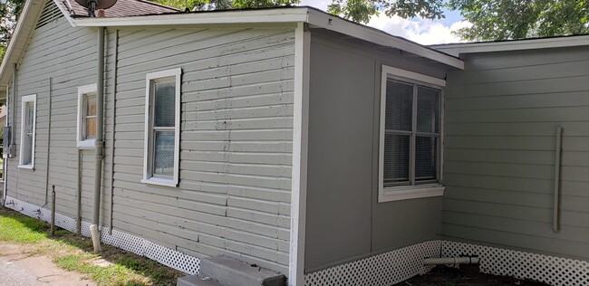 Building Photo - 3221 Wimberly St
