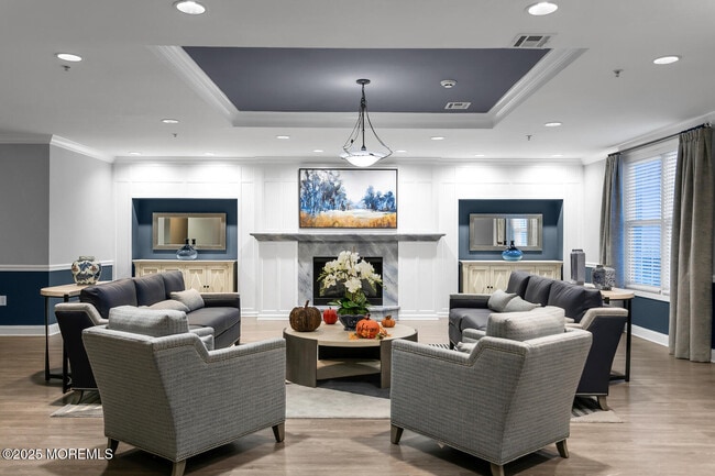 Building Photo - 325 Regency Pl