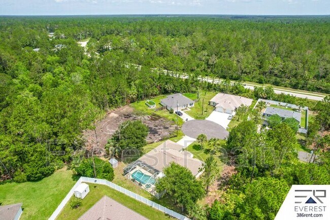 Building Photo - 13 Sleigh Bell Pl