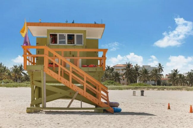Building Photo - 825 Jimmy Buffett Mem Hwy