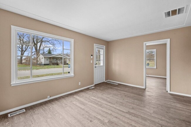 Building Photo - 2016 Reynolds St