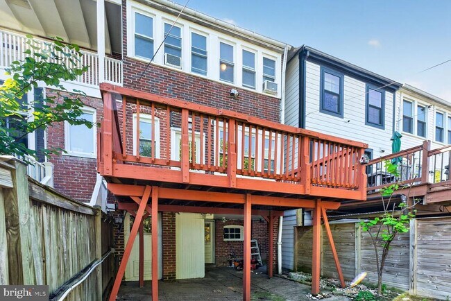 Building Photo - 623 Farragut St NW