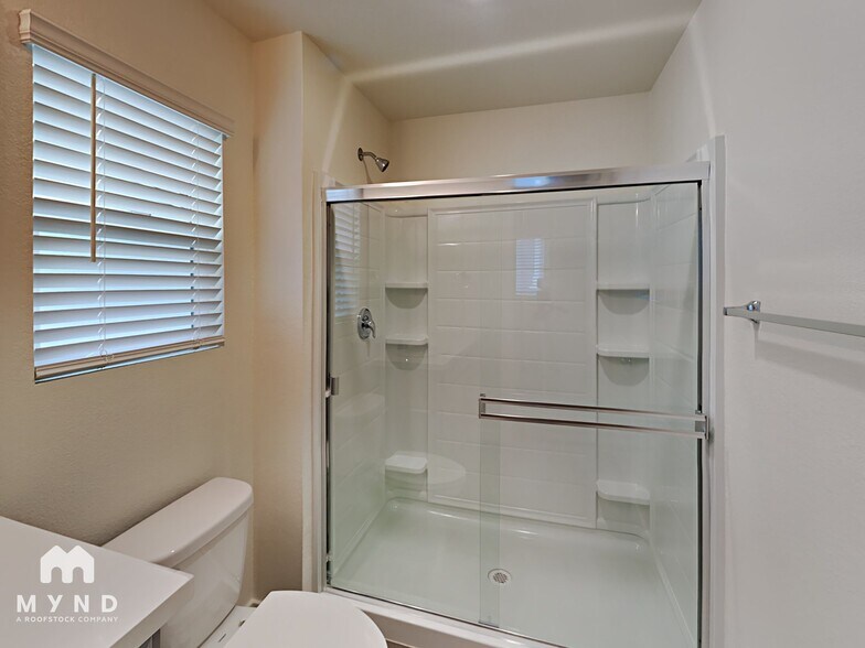 Building Photo - 3049 Pruett Dr