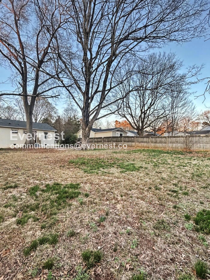 Building Photo - 144 British Lake Dr