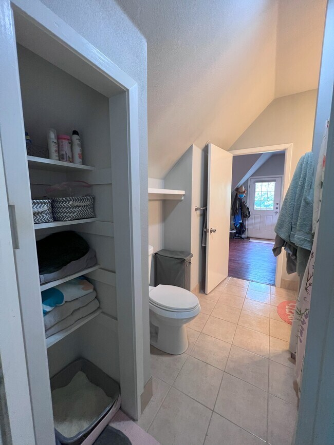 Building Photo - 609 Myrtle St