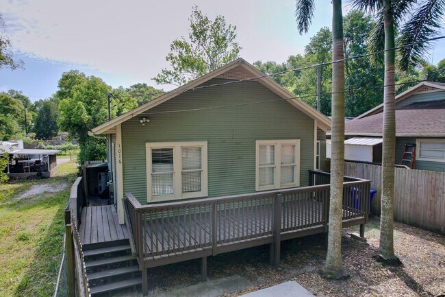 Building Photo - 1/1 in Central Lakeland with a great side ...
