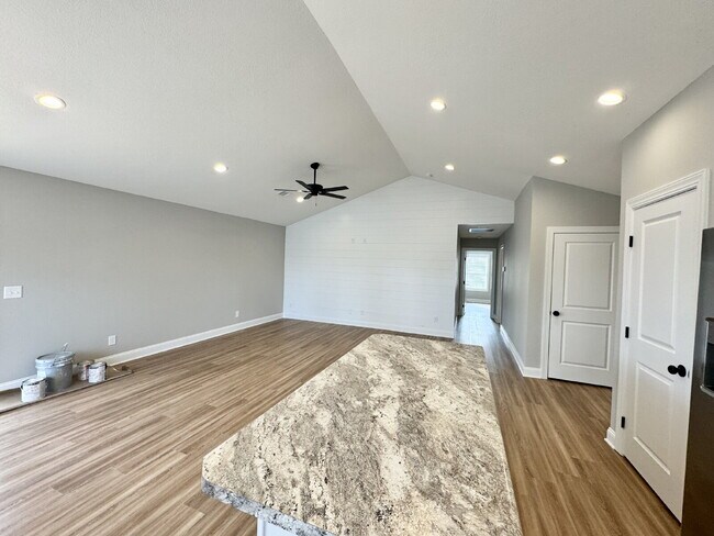 Building Photo - Charming 3-bedroom home ready to welcome its first family!