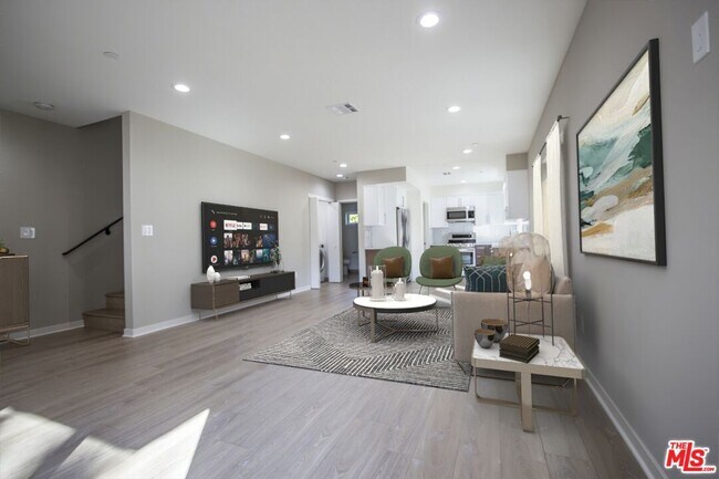 Building Photo - 4924 Laurel Canyon Blvd