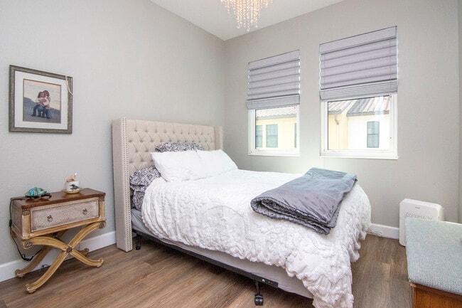 Building Photo - 5919 Bowen Daniel Dr