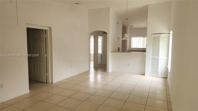 Building Photo - 3826 SW 48th Ave