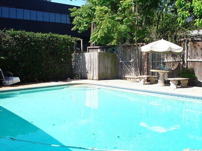 Building Photo - 4502 Medinah Pl