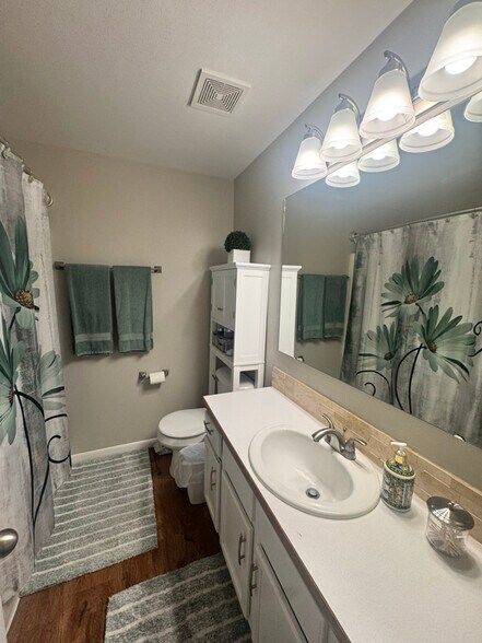 Building Photo - 4884 Thrush Ln