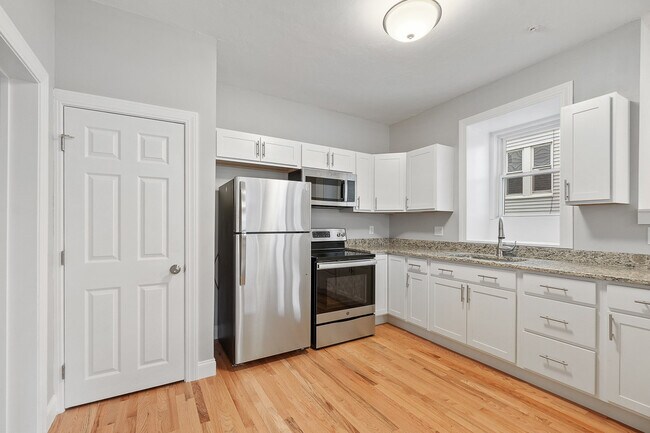 Building Photo - 92 Hamilton St