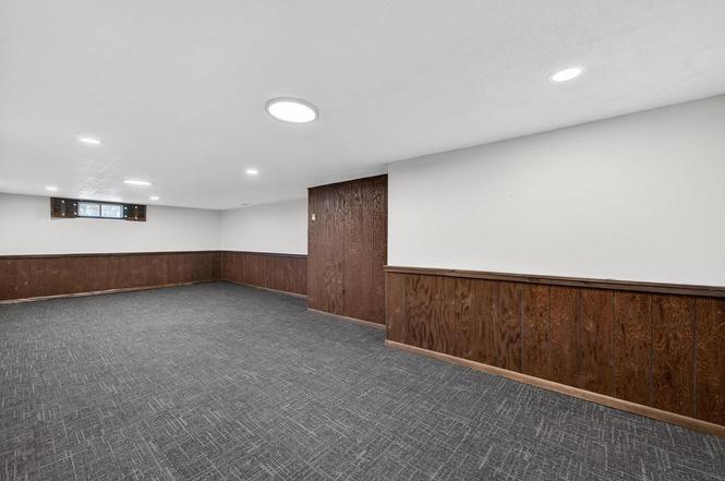 Building Photo - 5736 Pembroke Dr