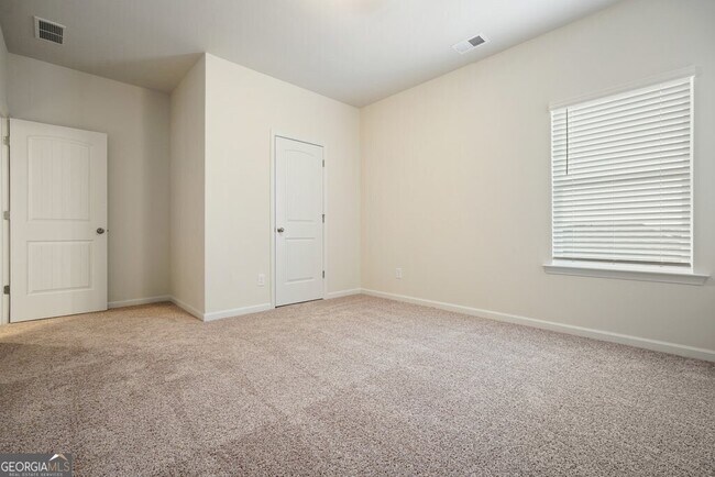 Building Photo - 529 Summerfield Ln NW