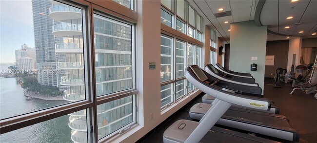 Building Photo - 300 S Biscayne Blvd