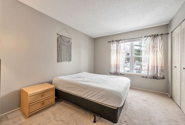 Building Photo - 197 Robertson Way