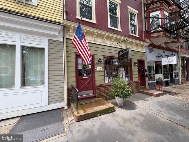 Building Photo - 224 Farnsworth Ave