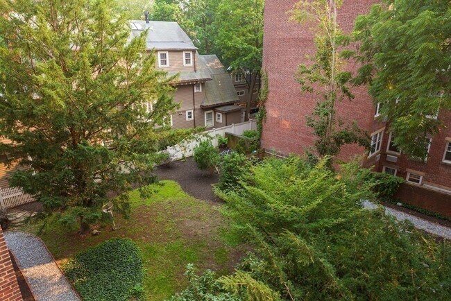 Building Photo - 16 Chauncy St
