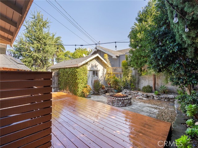 Building Photo - 2624 E 8th St