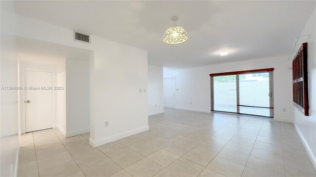Building Photo - 8483 SW 137th Ave