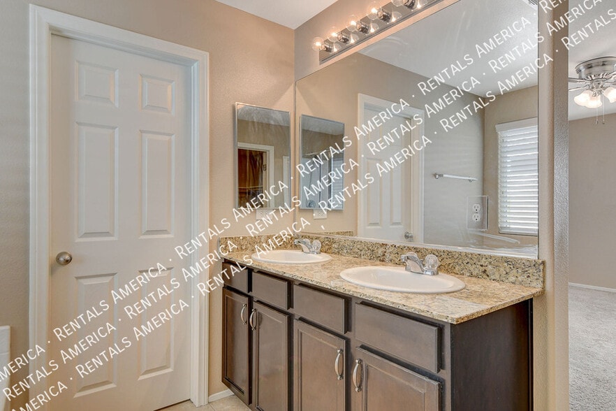 Building Photo - 7463 Earnshaw Ave