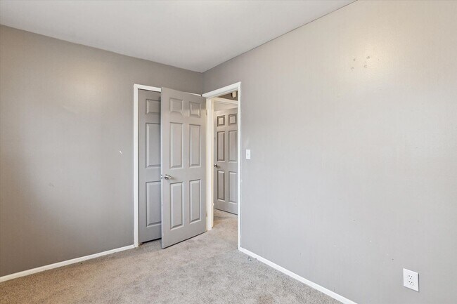 Building Photo - 16800 Wormer Ave