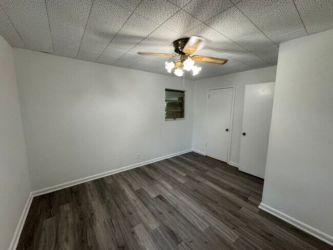 Building Photo - 1700 Winston Dr
