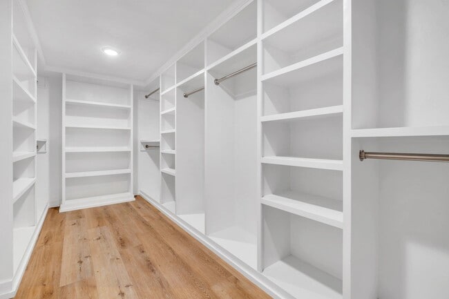 Building Photo - 2704 Nantucket Ln