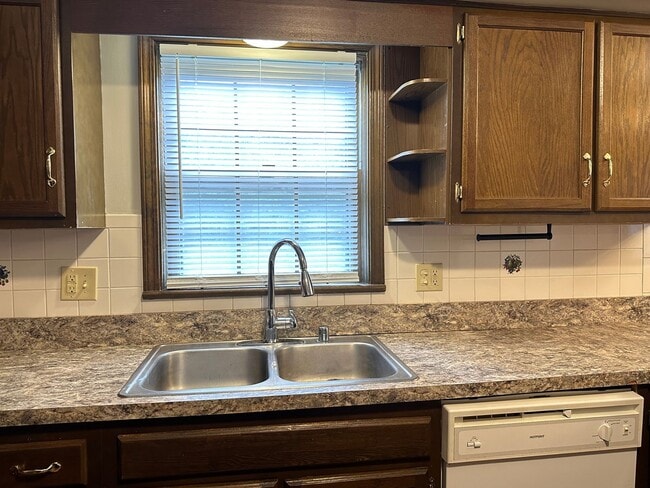 Building Photo - COMING SOON! Lovely 3 BR House in Tates Creek! Garage, Fenced Backyard, Pets Ok