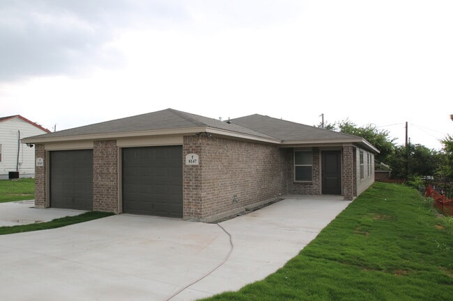 Building Photo - 8145-8147 Arbor