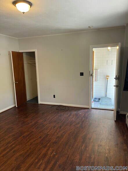 Building Photo - 18 Central Ave