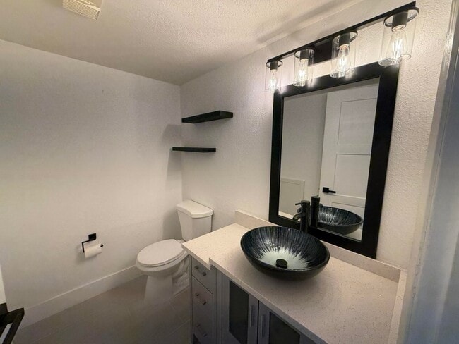 Building Photo - 117 Yacht Club Way