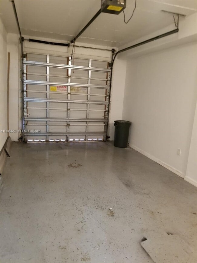 Building Photo - 2470 Centergate Dr