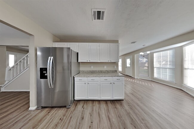 Building Photo - 16923 Poplar Hill St