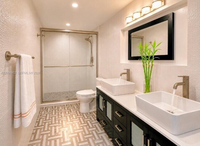 Building Photo - 2030 S Ocean Dr