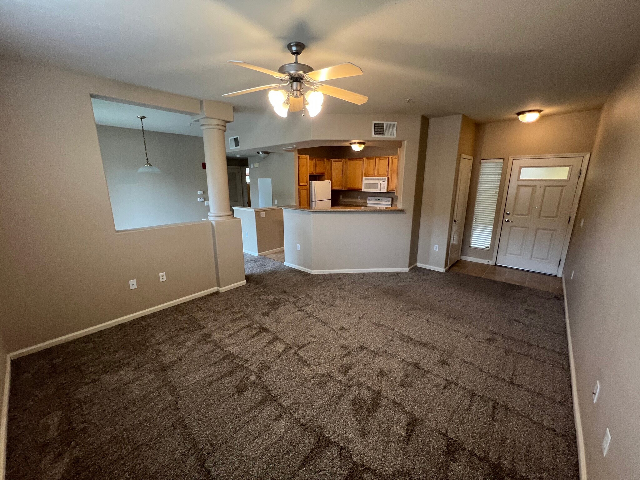 Building Photo - 1900 Danbrook Dr. #823