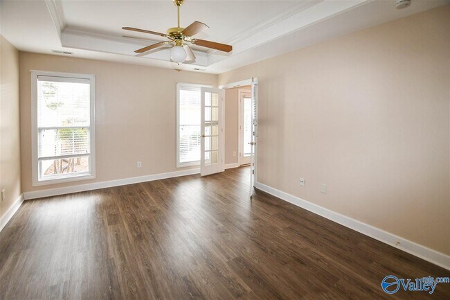 Building Photo - 736 Hobbs Rd SE