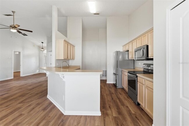 Building Photo - 896 Princeton Dr