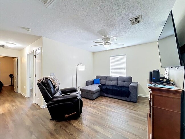 Building Photo - 2826 Oakville Pl
