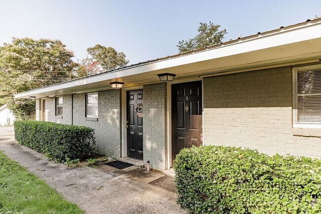 Building Photo - 550 Macon Hwy